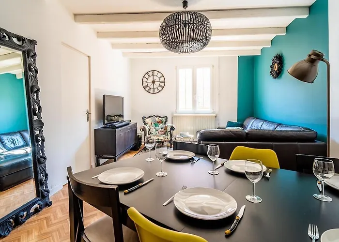 1 Min Centre-ville - Calme Et Cozy - Groupes Et Familles Apartment